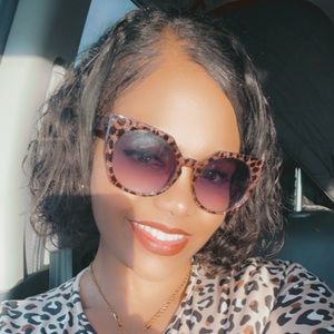 Meet your Posher, Julissa